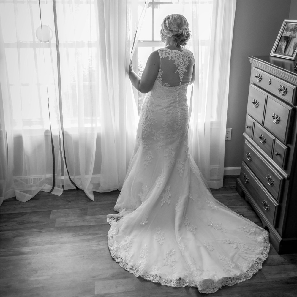 Mori Lee Wedding gown Tag Size 20 altered to fit size 16